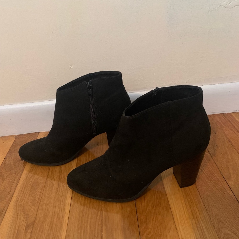 Old Navy black booties